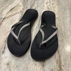 Reef sandals silver sparkle strap size 8.5